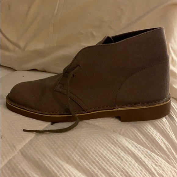 Clark’s Canvas Dress Shoe